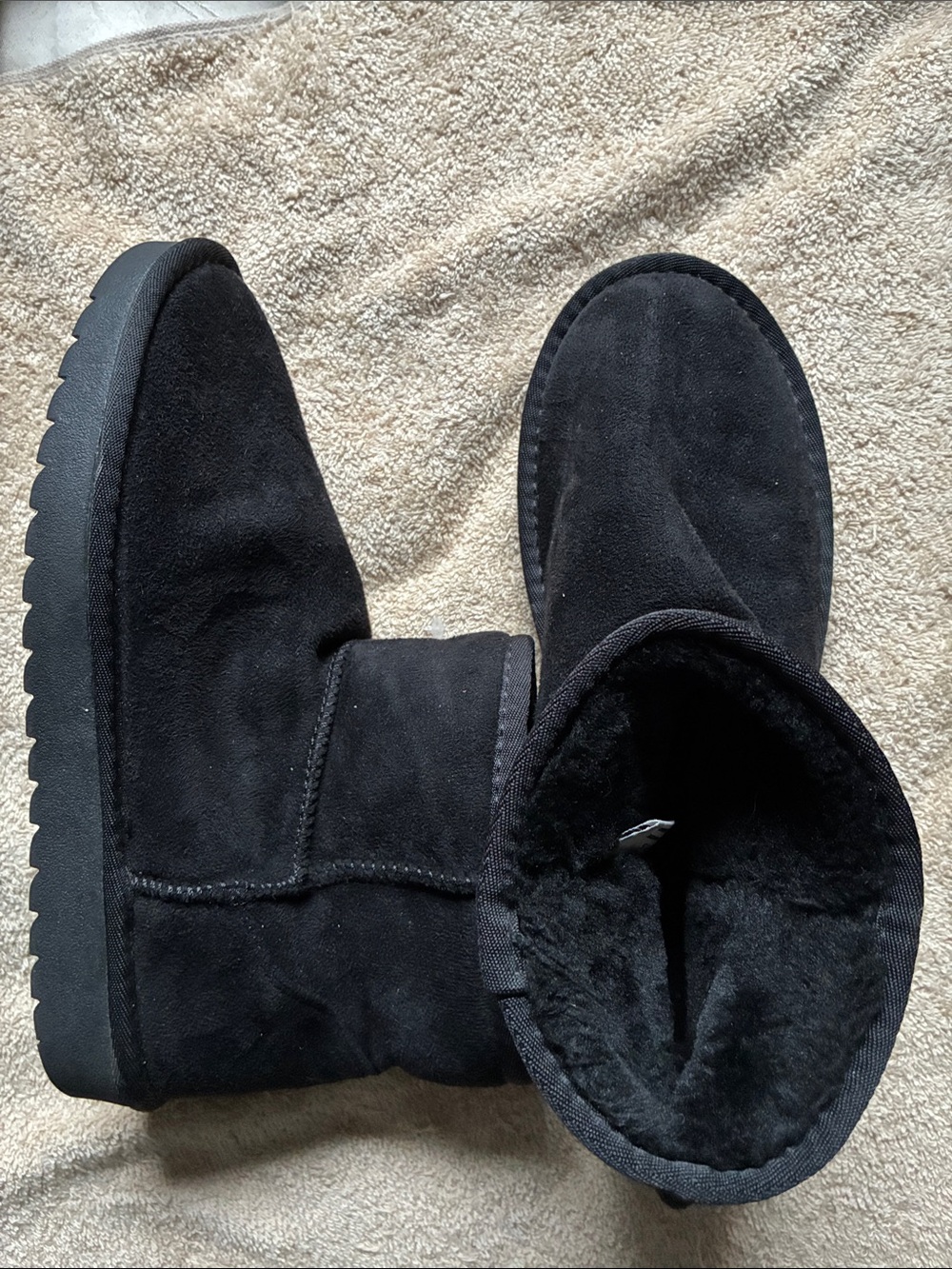 Cushionaire 9.5 Women's Black Suede Fleece-Lined Ankle Booties
